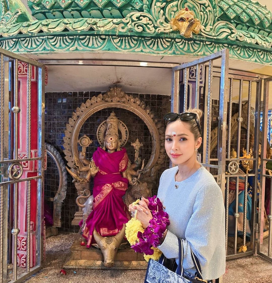 อุ้ม - ลักขณา วัธนวงส์ศิริ