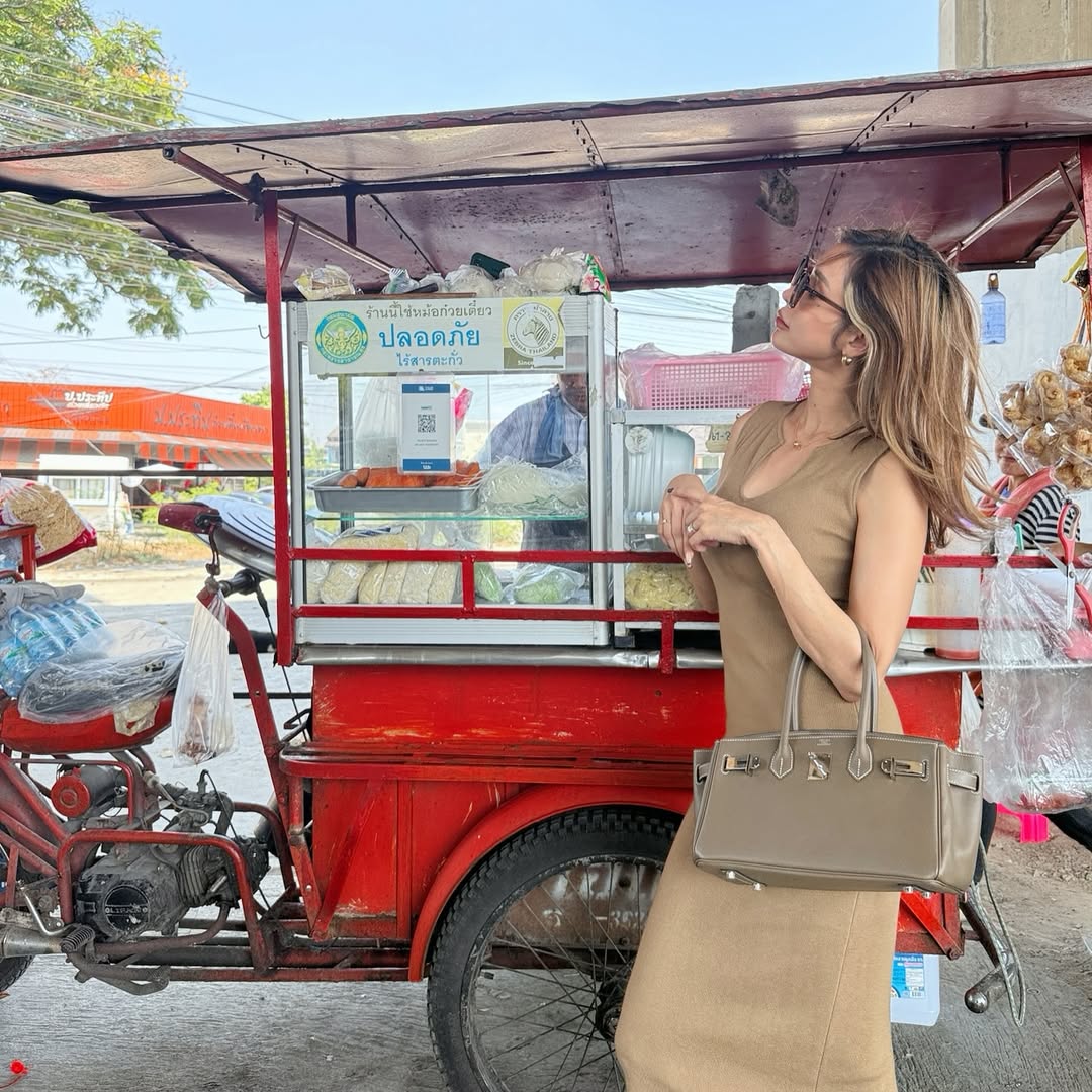 อุ้ม - ลักขณา วัธนวงส์ศิริ