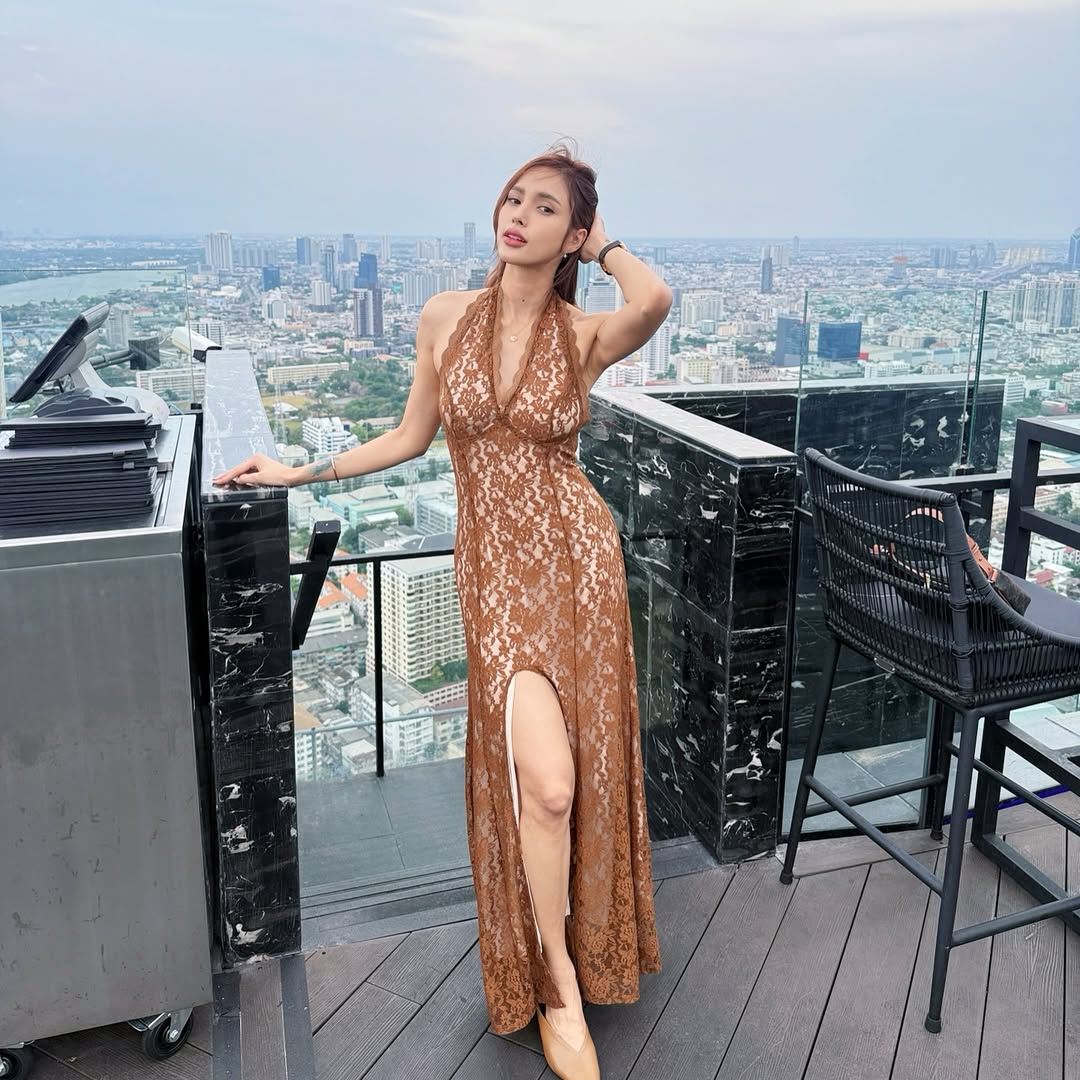 อุ้ม - ลักขณา วัธนวงส์ศิริ