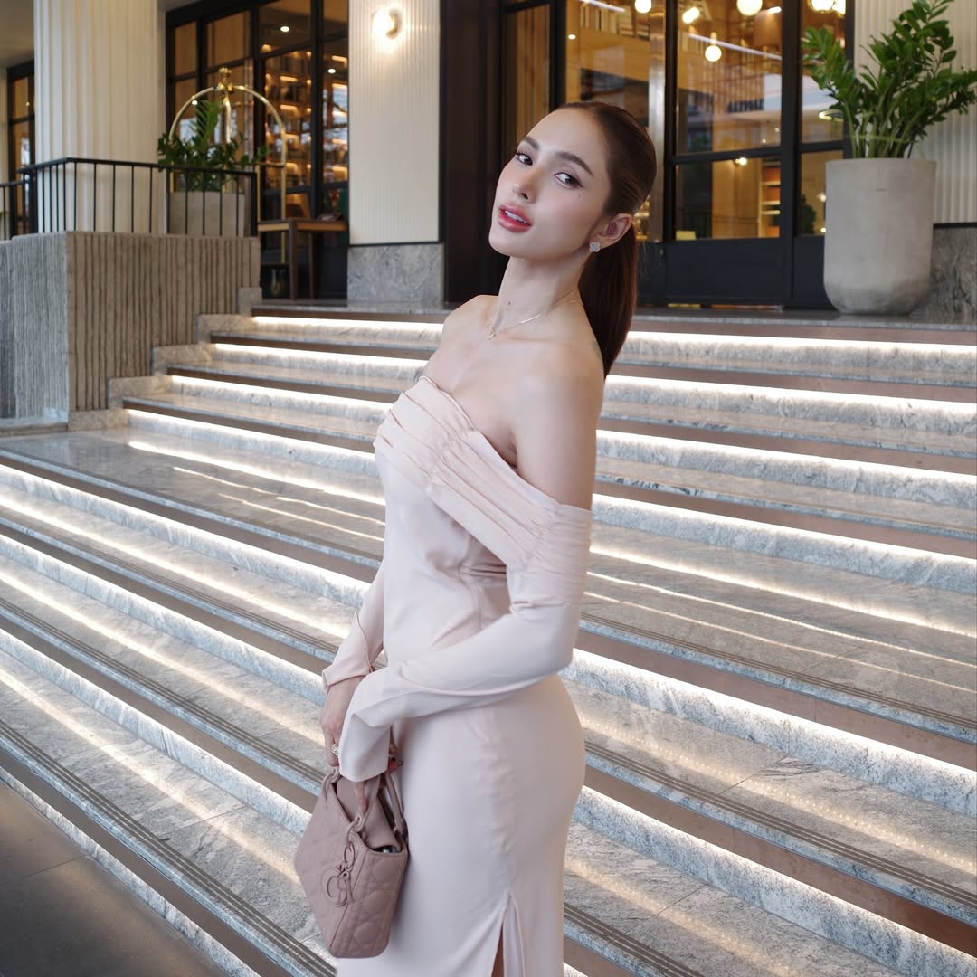 อุ้ม - ลักขณา วัธนวงส์ศิริ