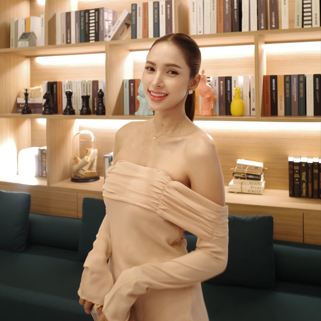 อุ้ม - ลักขณา วัธนวงส์ศิริ