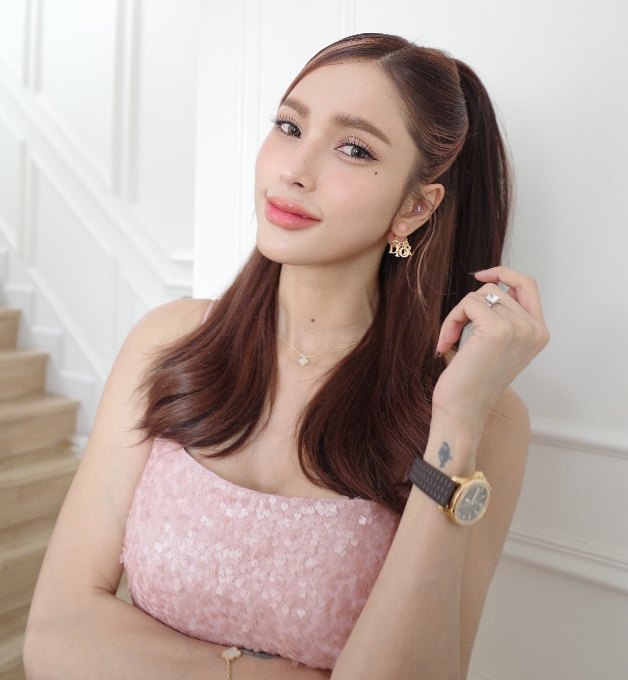 อุ้ม - ลักขณา วัธนวงส์ศิริ