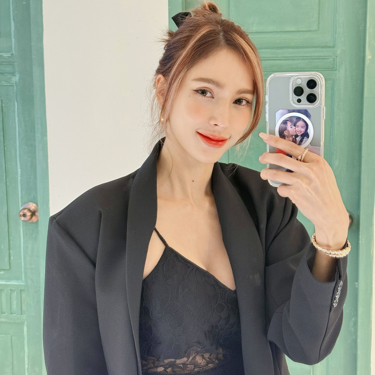 อุ้ม - ลักขณา วัธนวงส์ศิริ