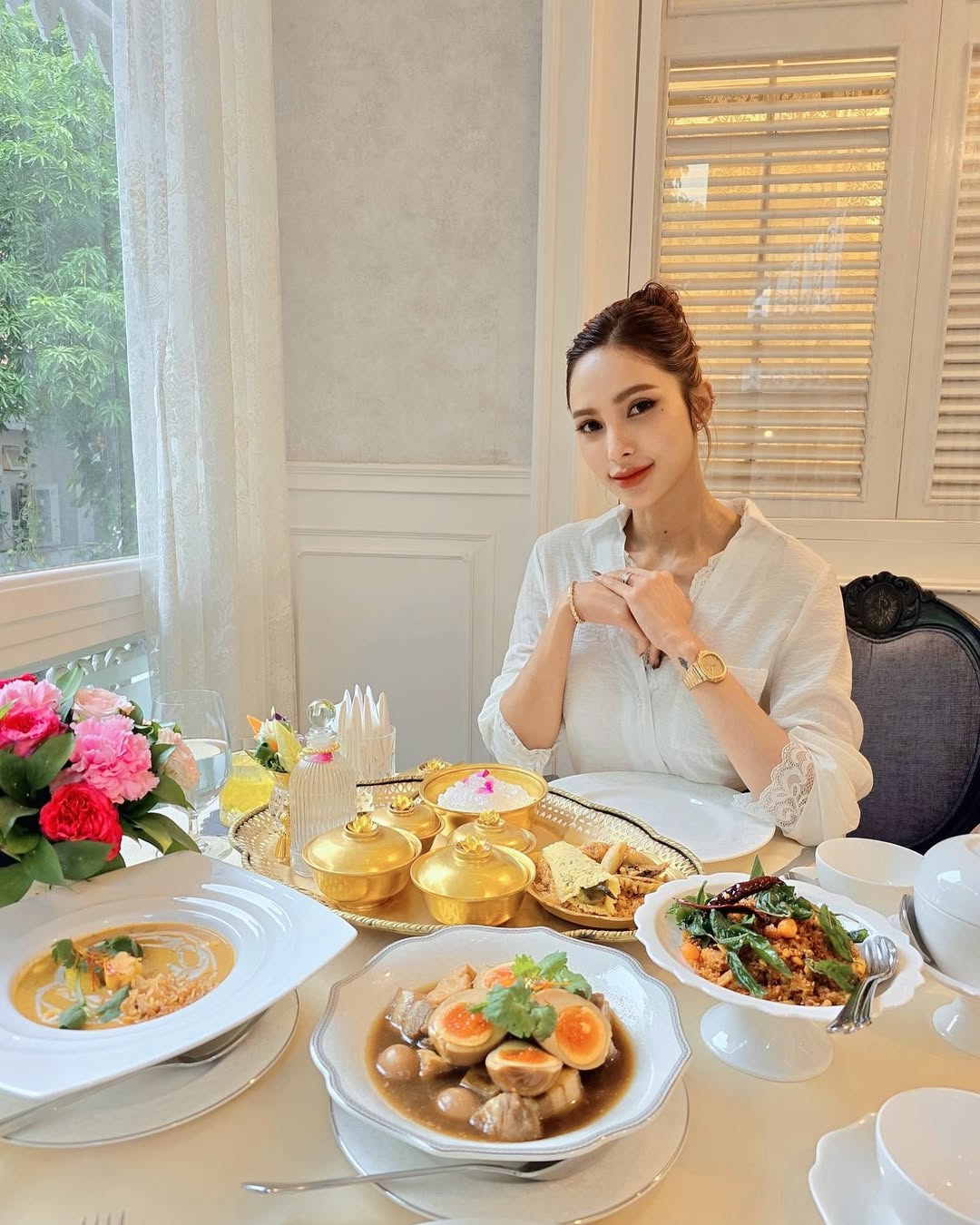อุ้ม - ลักขณา วัธนวงส์ศิริ