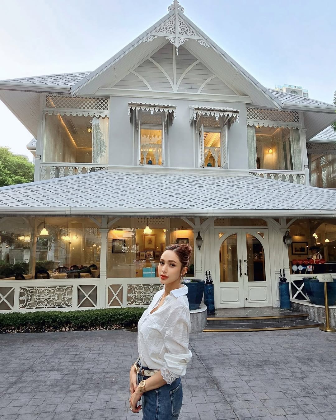 อุ้ม - ลักขณา วัธนวงส์ศิริ