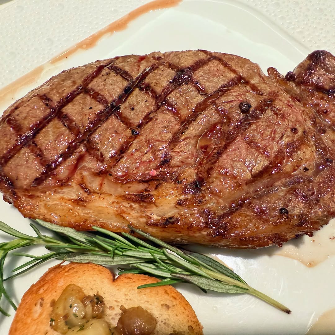 อุ้ม - ลักขณา วัธนวงส์ศิริ