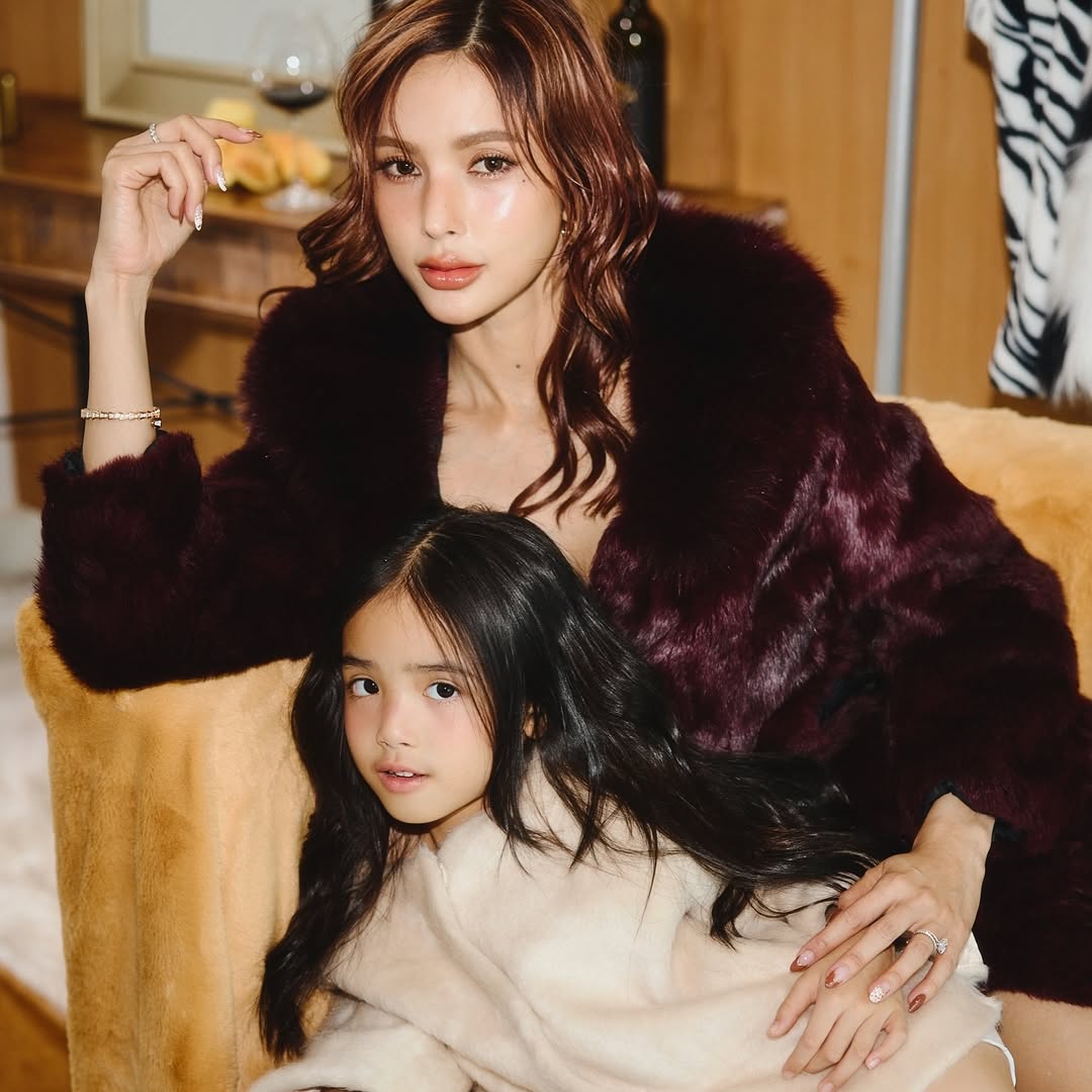 อุ้ม - ลักขณา วัธนวงส์ศิริ