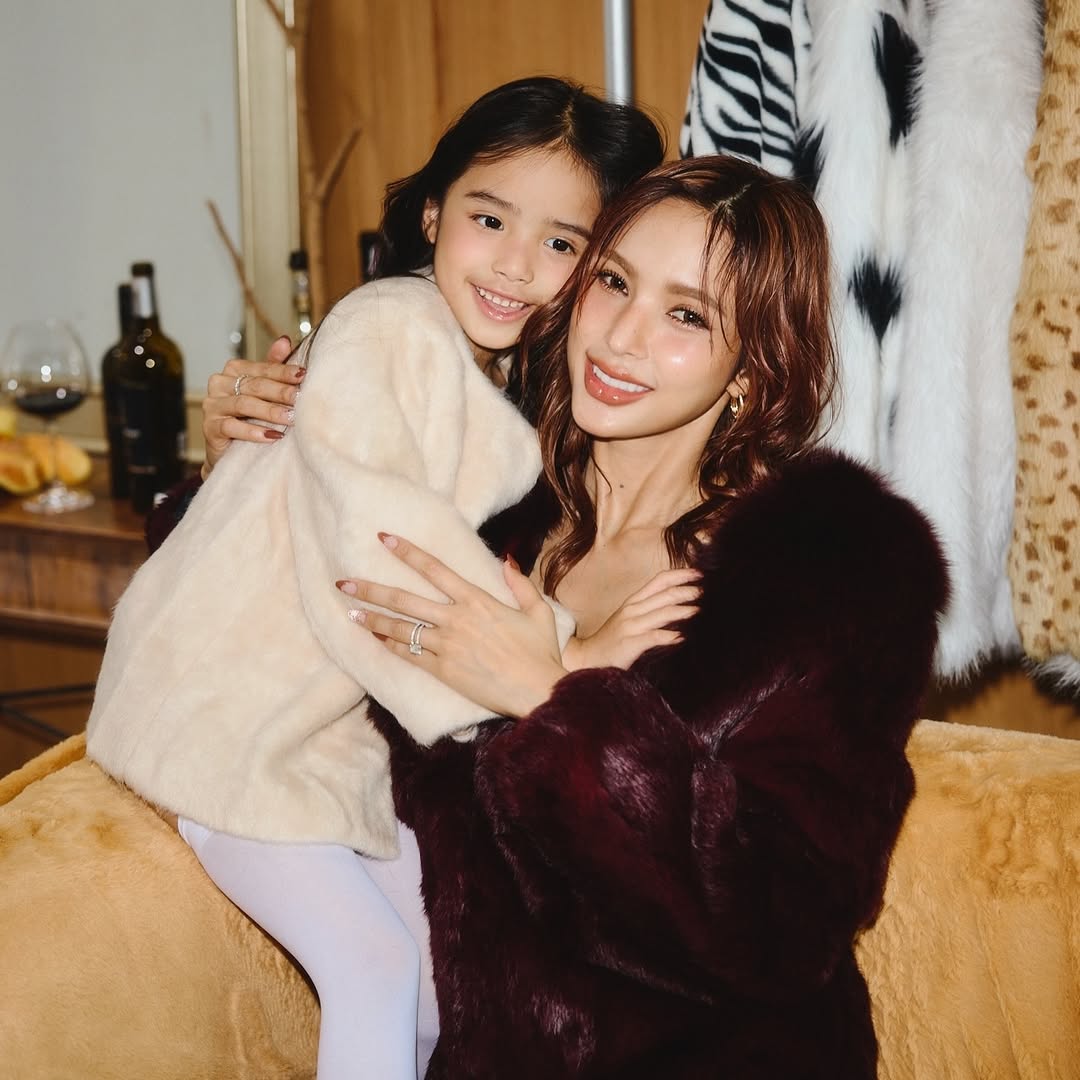 อุ้ม - ลักขณา วัธนวงส์ศิริ