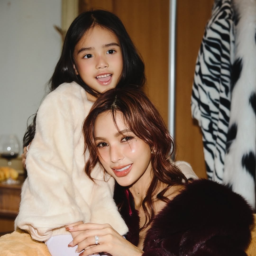 อุ้ม - ลักขณา วัธนวงส์ศิริ