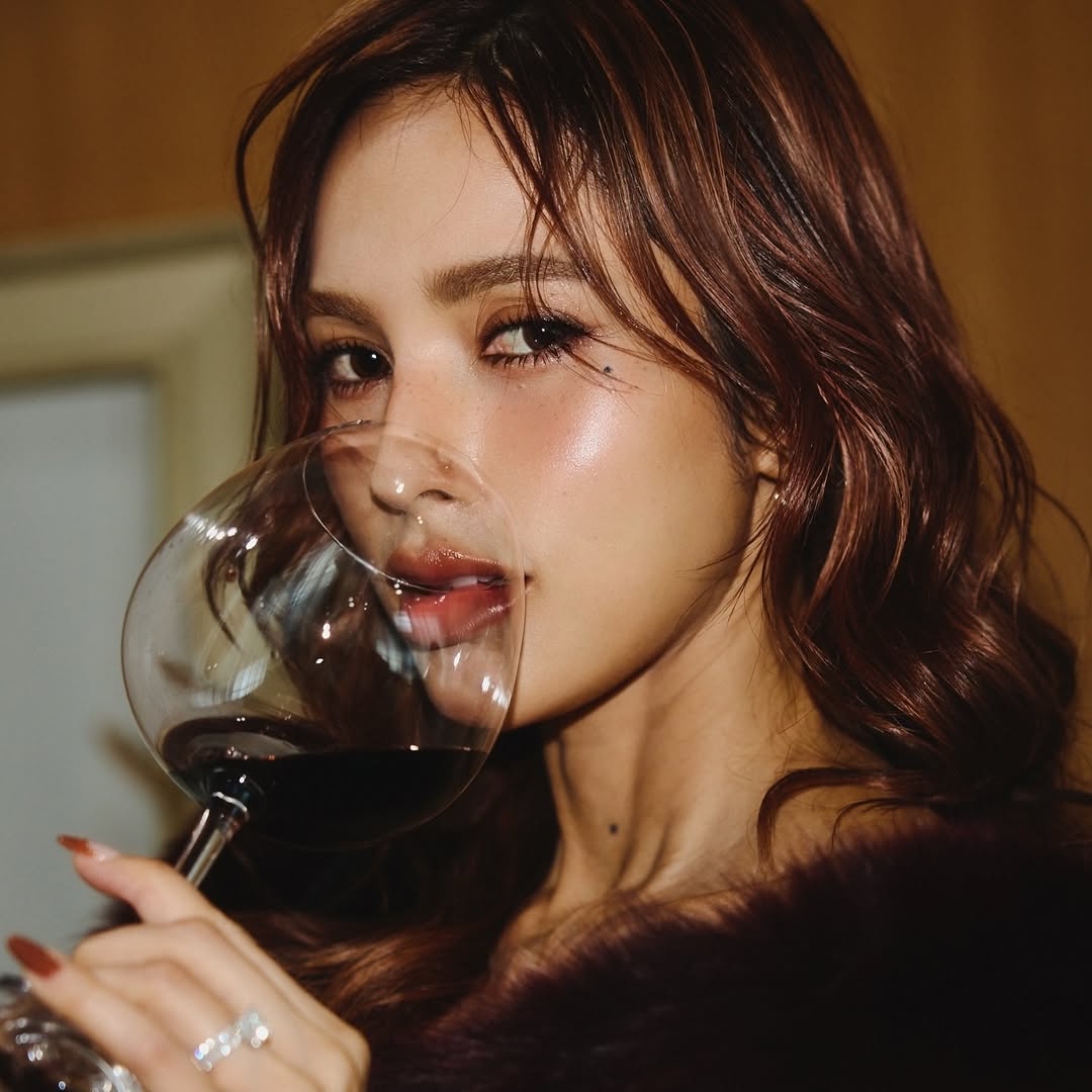 อุ้ม - ลักขณา วัธนวงส์ศิริ