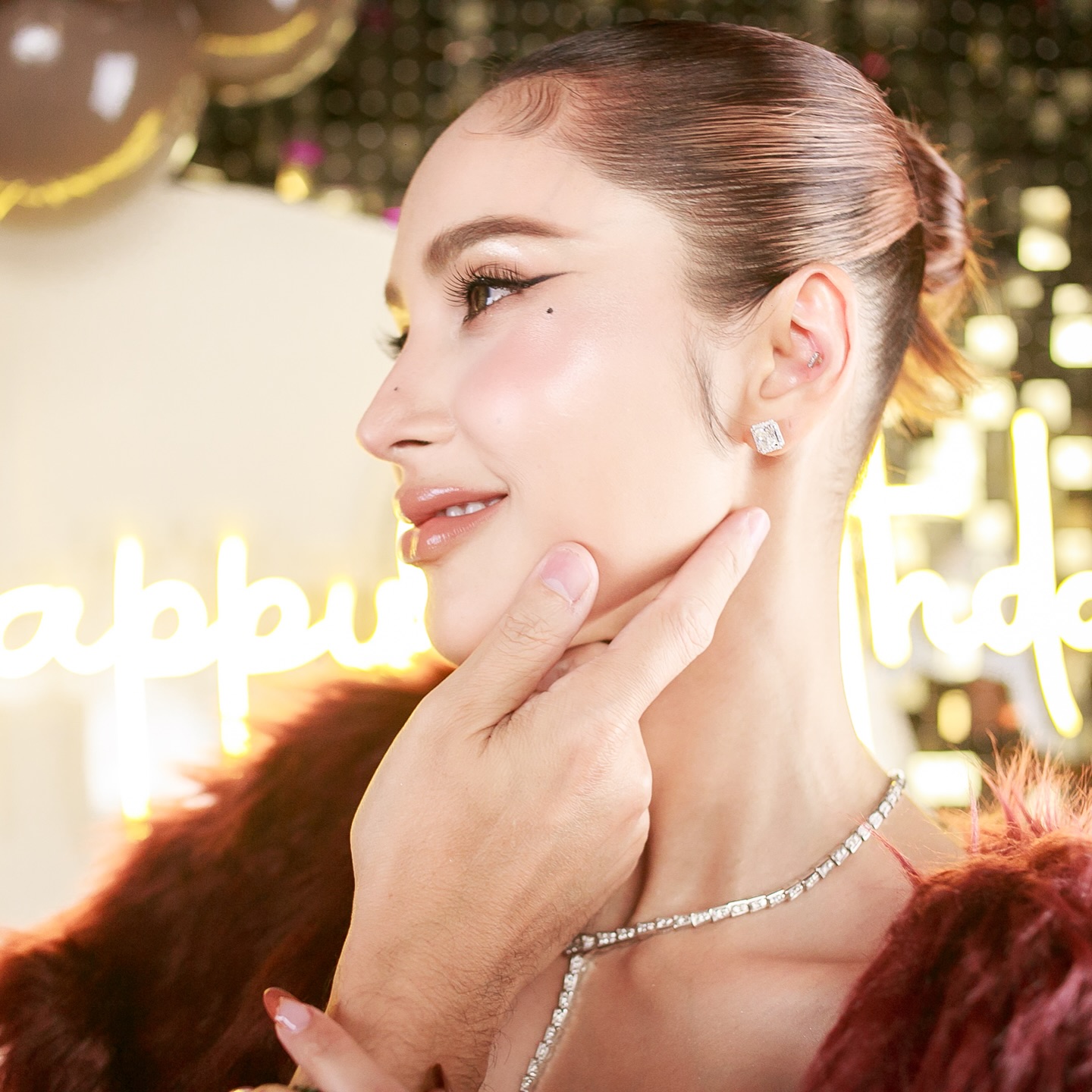 อุ้ม - ลักขณา วัธนวงส์ศิริ