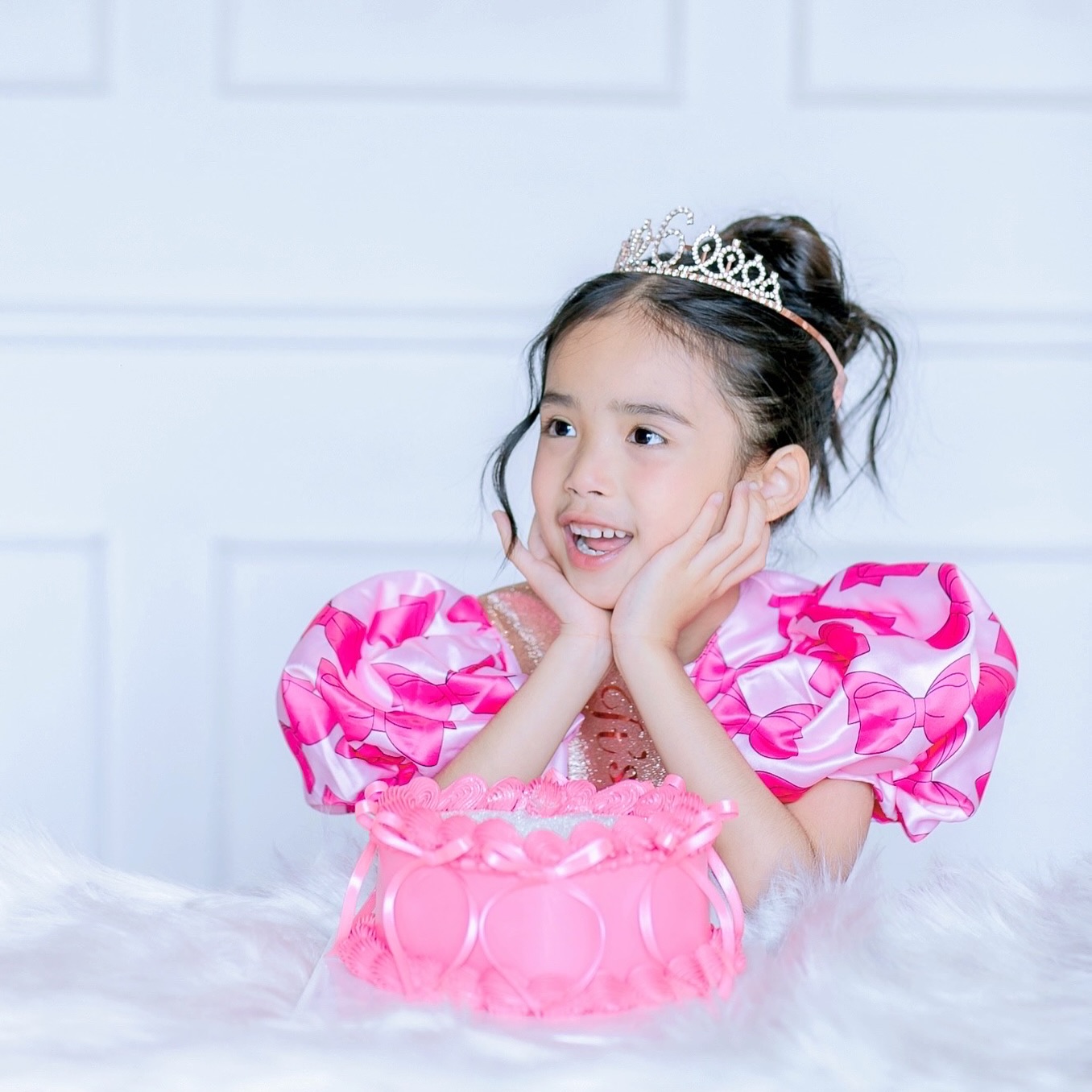 อุ้ม - ลักขณา วัธนวงส์ศิริ