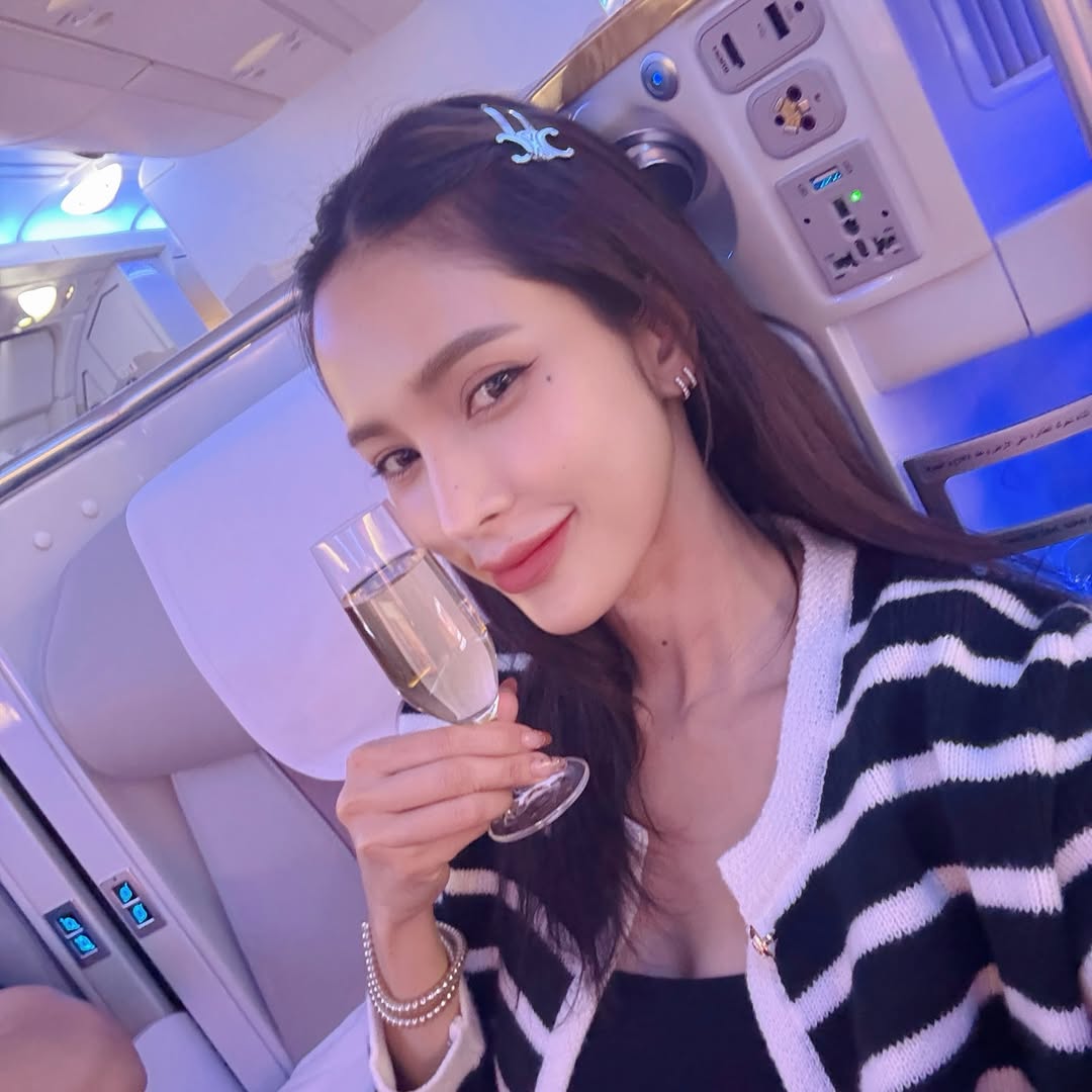 อุ้ม - ลักขณา วัธนวงส์ศิริ