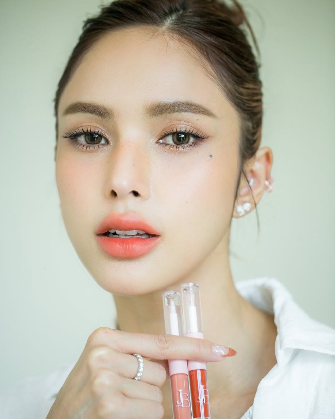 อุ้ม - ลักขณา วัธนวงส์ศิริ