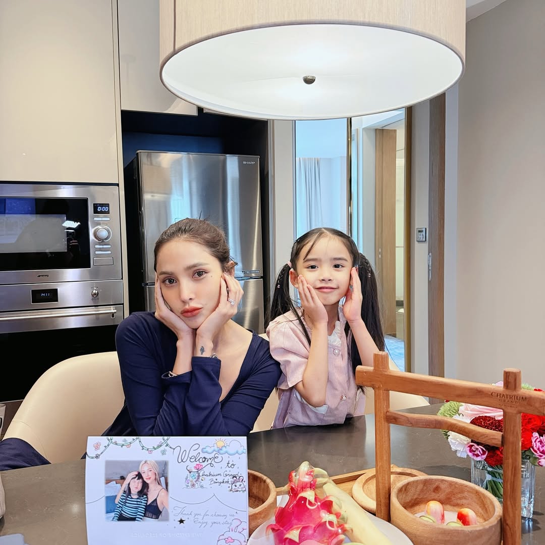 อุ้ม - ลักขณา วัธนวงส์ศิริ