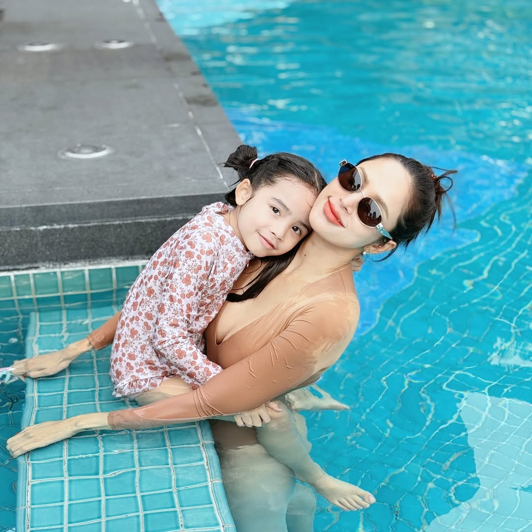 อุ้ม - ลักขณา วัธนวงส์ศิริ