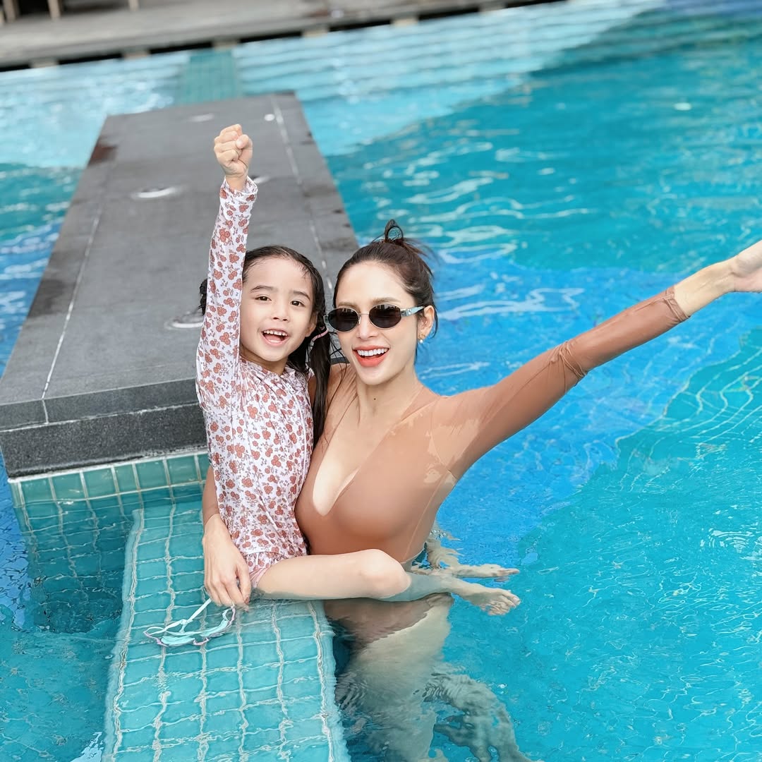 อุ้ม - ลักขณา วัธนวงส์ศิริ