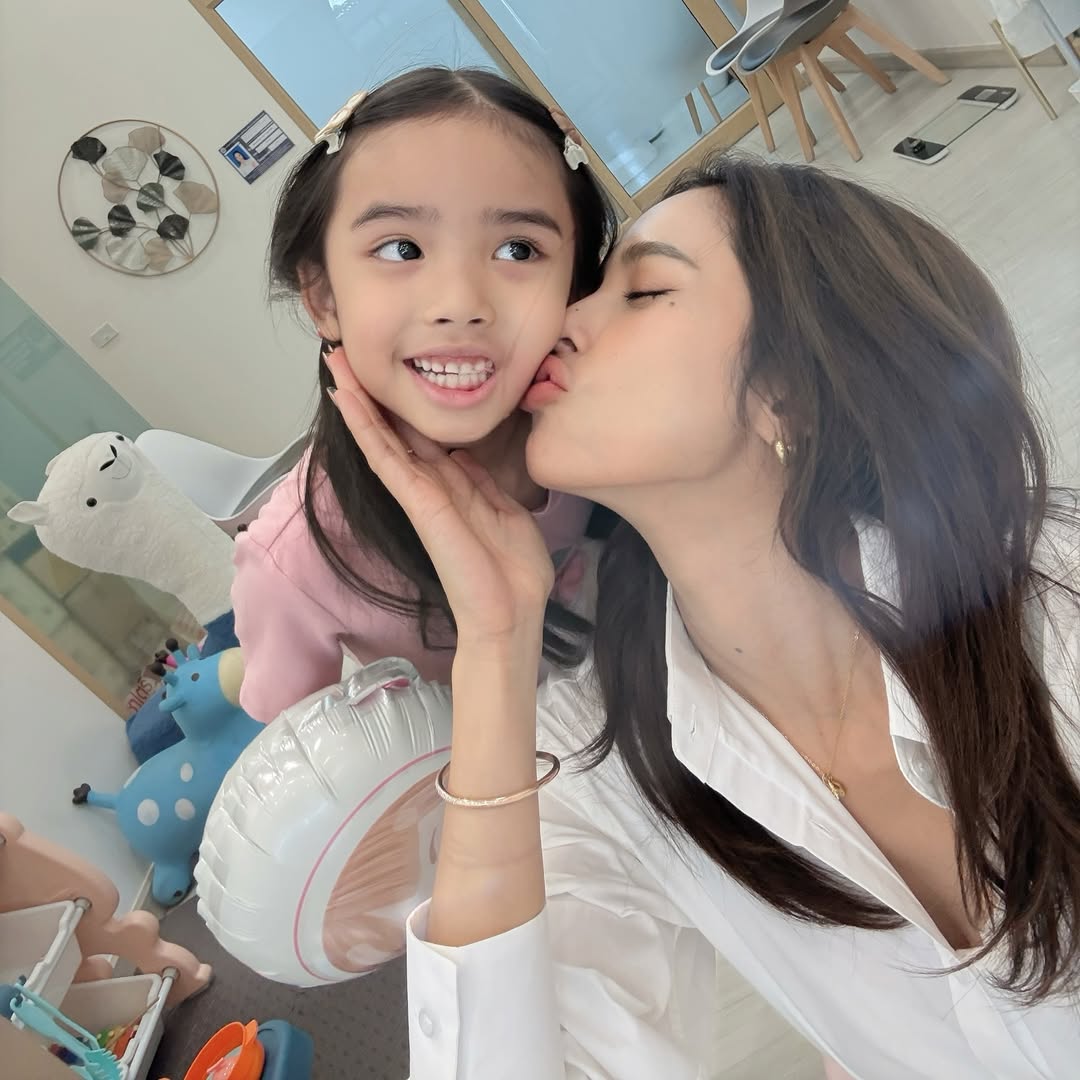 อุ้ม - ลักขณา วัธนวงส์ศิริ