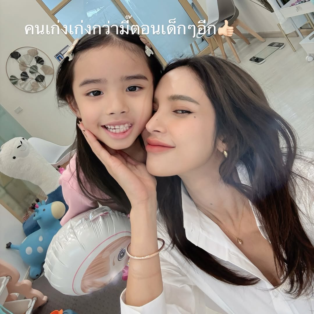 อุ้ม - ลักขณา วัธนวงส์ศิริ