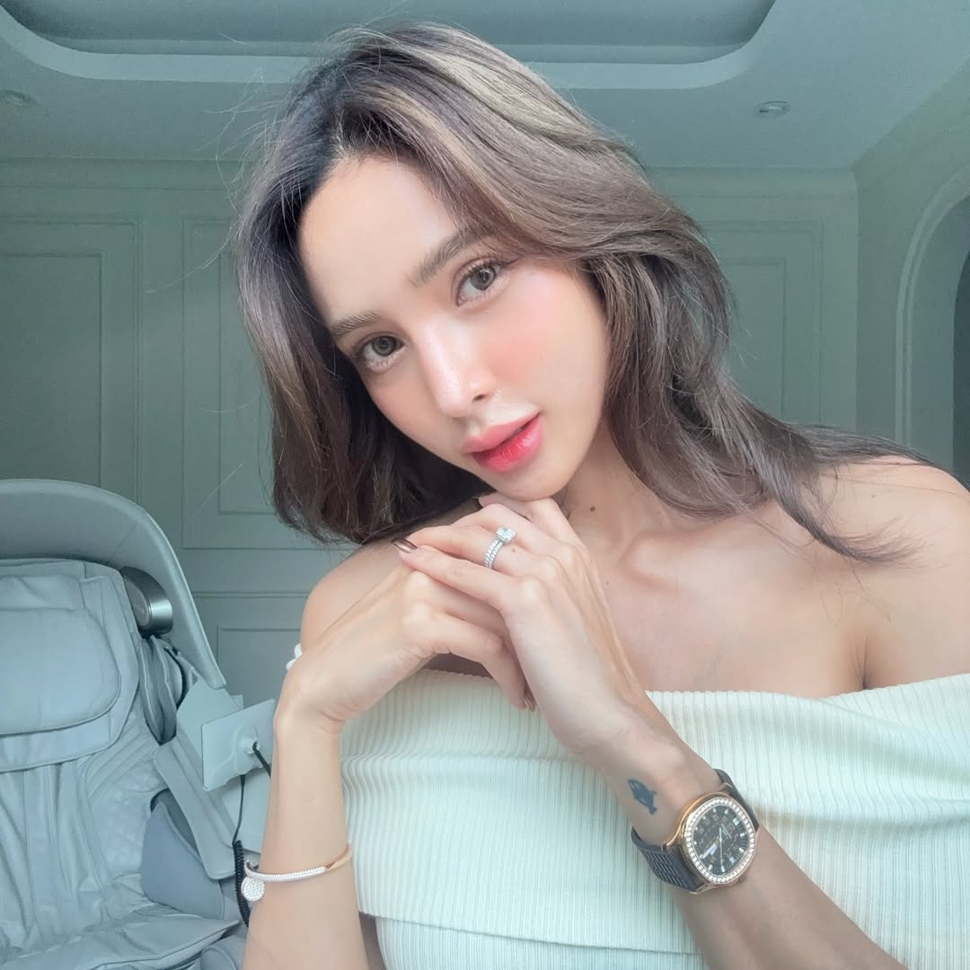อุ้ม - ลักขณา วัธนวงส์ศิริ