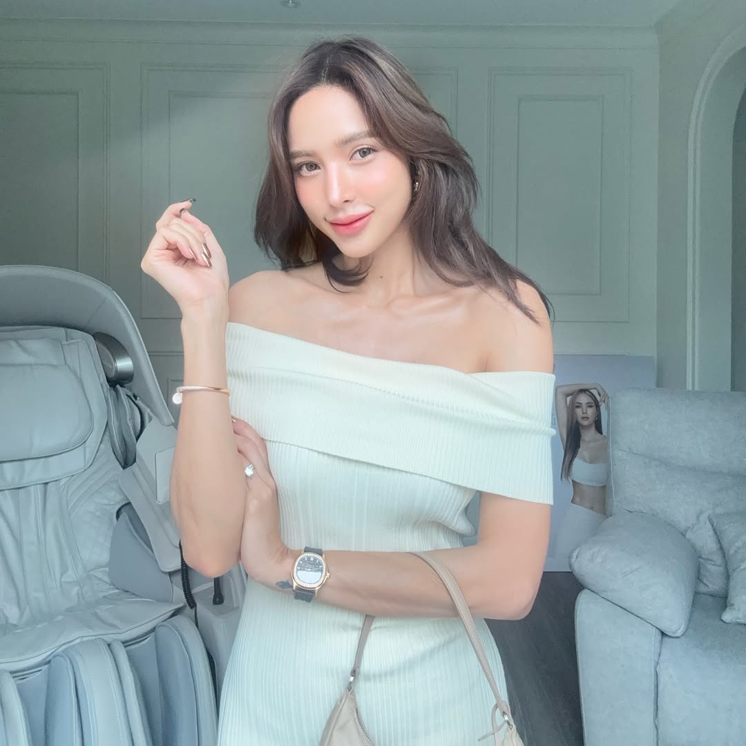 อุ้ม - ลักขณา วัธนวงส์ศิริ