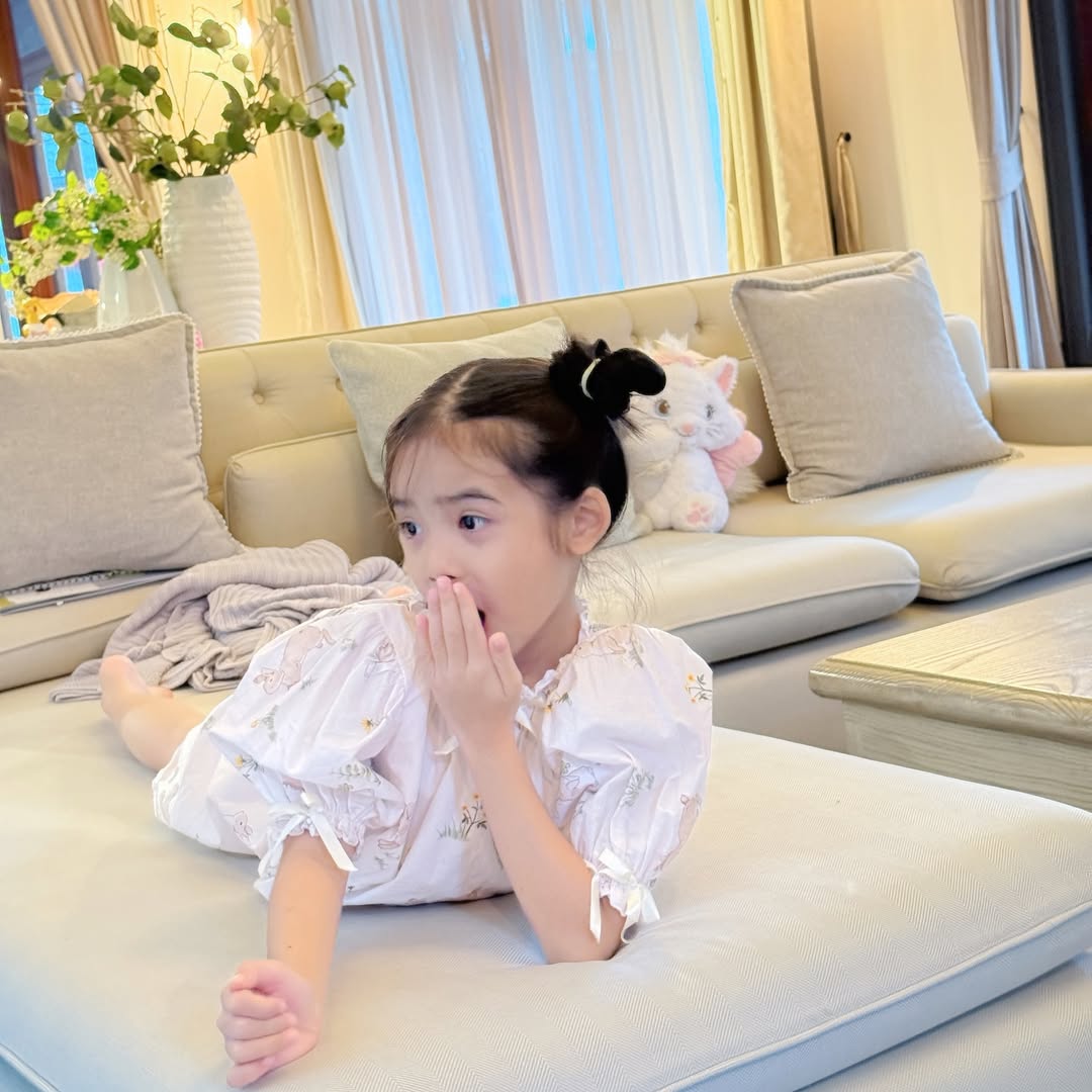 อุ้ม - ลักขณา วัธนวงส์ศิริ