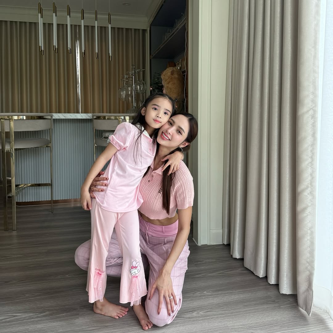 อุ้ม - ลักขณา วัธนวงส์ศิริ