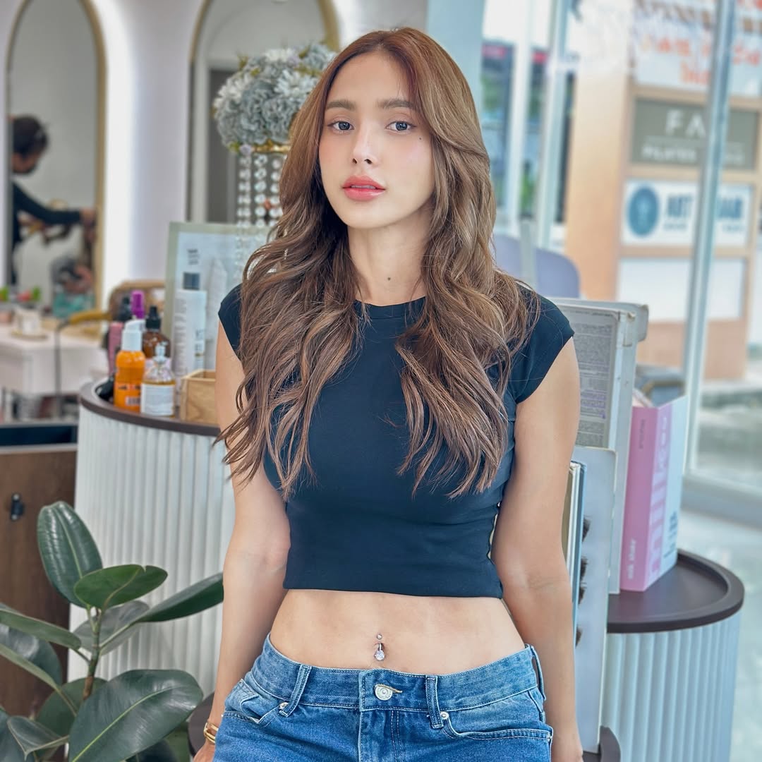 อุ้ม - ลักขณา วัธนวงส์ศิริ