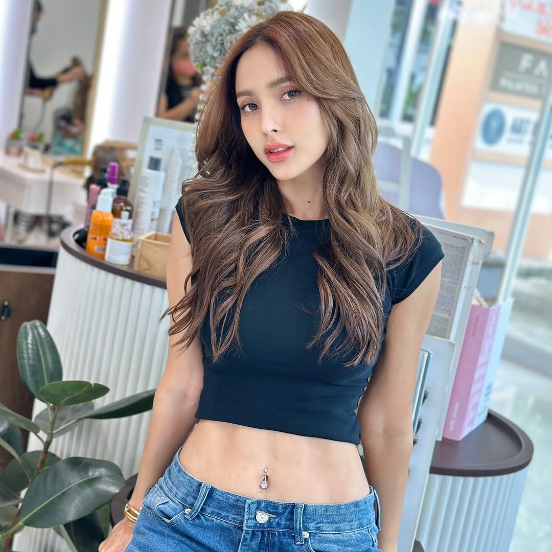 อุ้ม - ลักขณา วัธนวงส์ศิริ