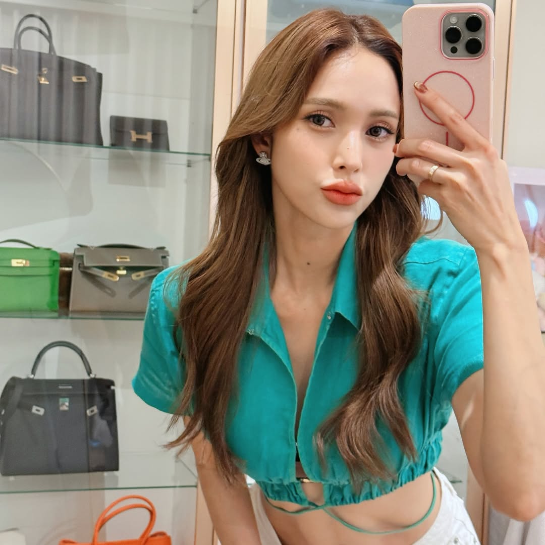 อุ้ม - ลักขณา วัธนวงส์ศิริ