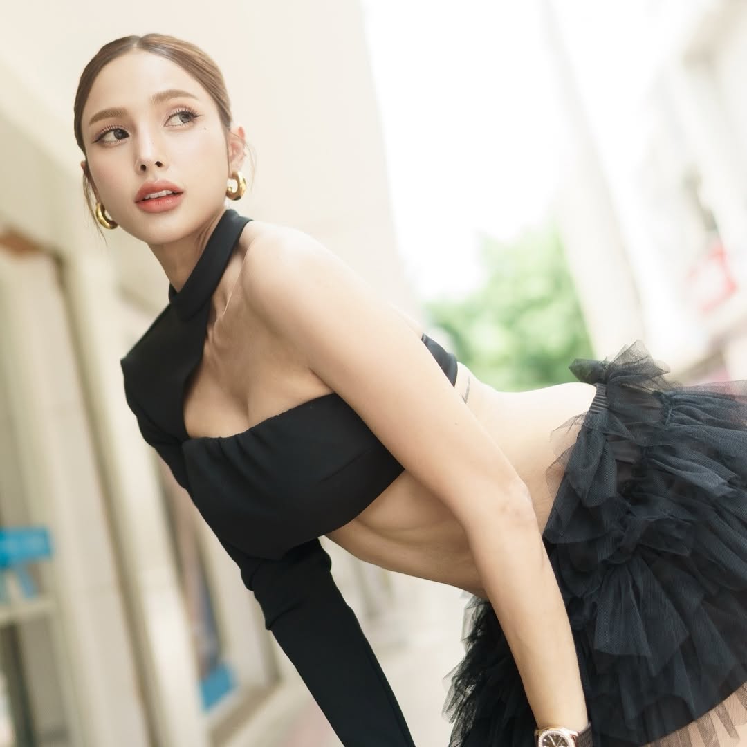 อุ้ม - ลักขณา วัธนวงส์ศิริ