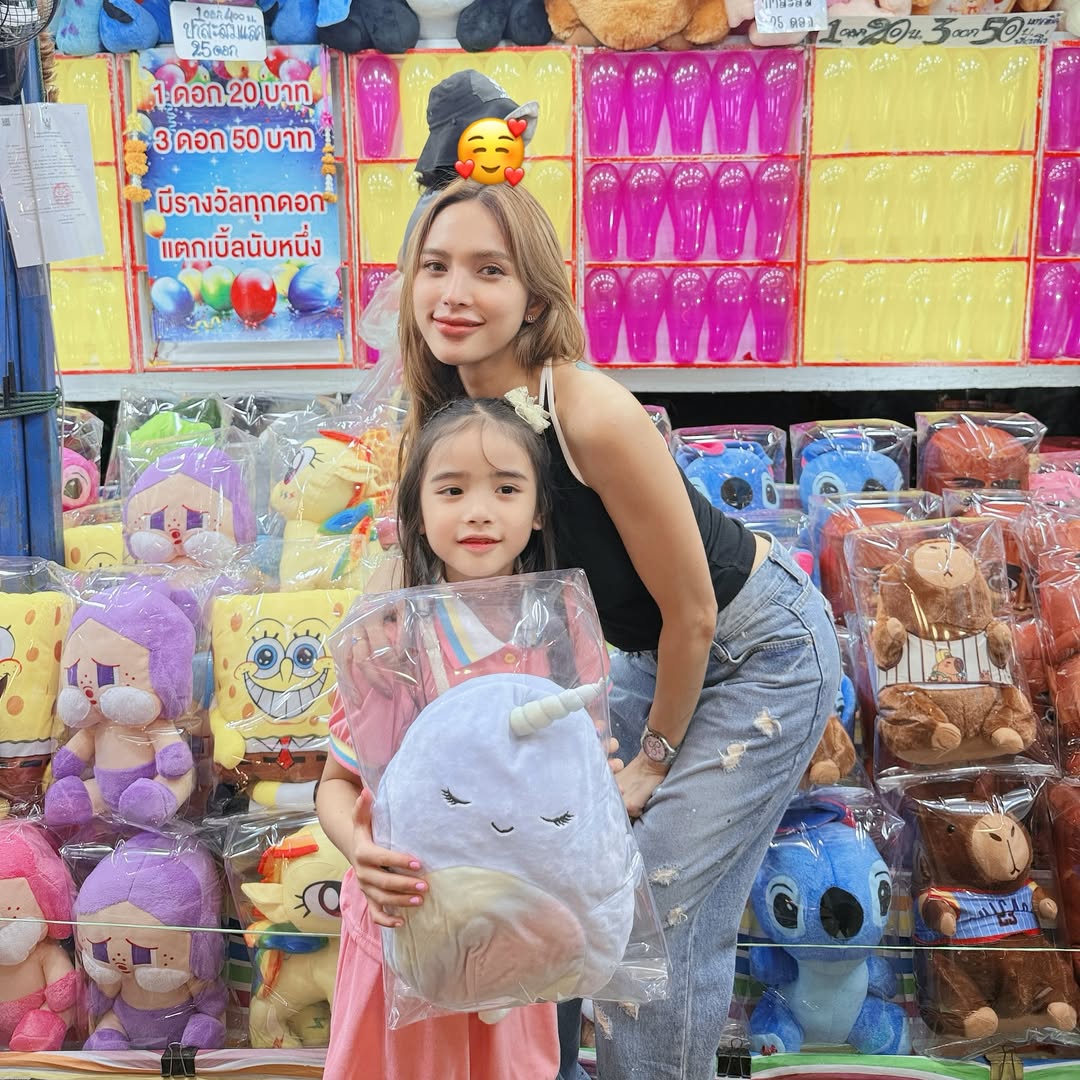 อุ้ม - ลักขณา วัธนวงส์ศิริ