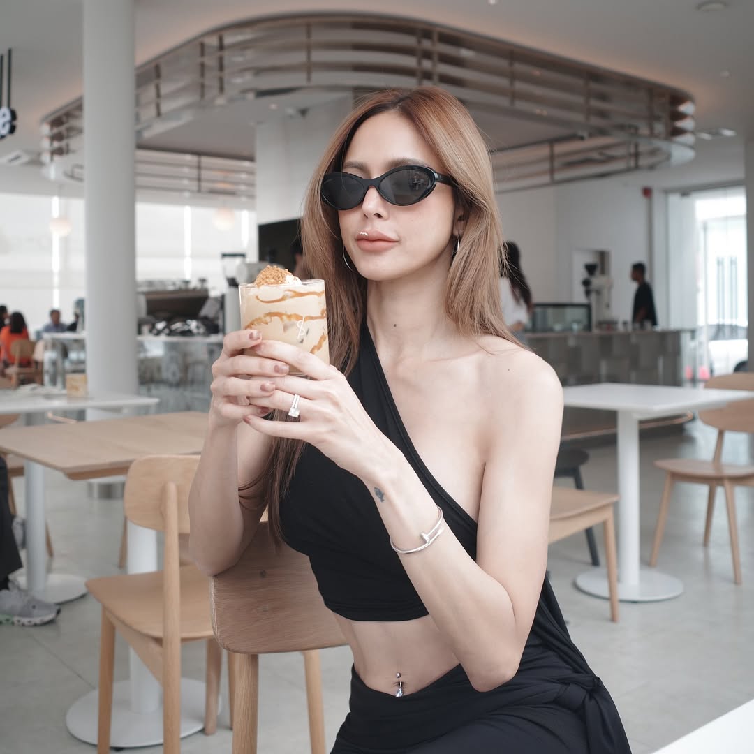 อุ้ม - ลักขณา วัธนวงส์ศิริ