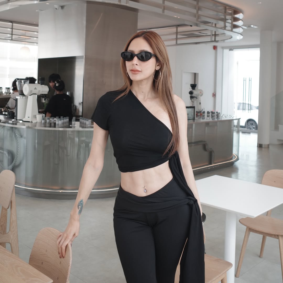 อุ้ม - ลักขณา วัธนวงส์ศิริ