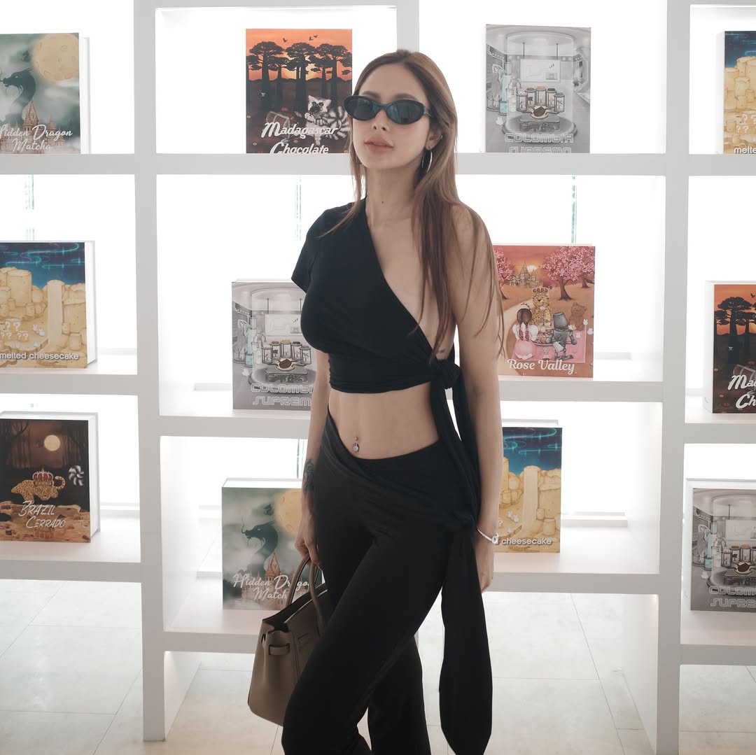 อุ้ม - ลักขณา วัธนวงส์ศิริ