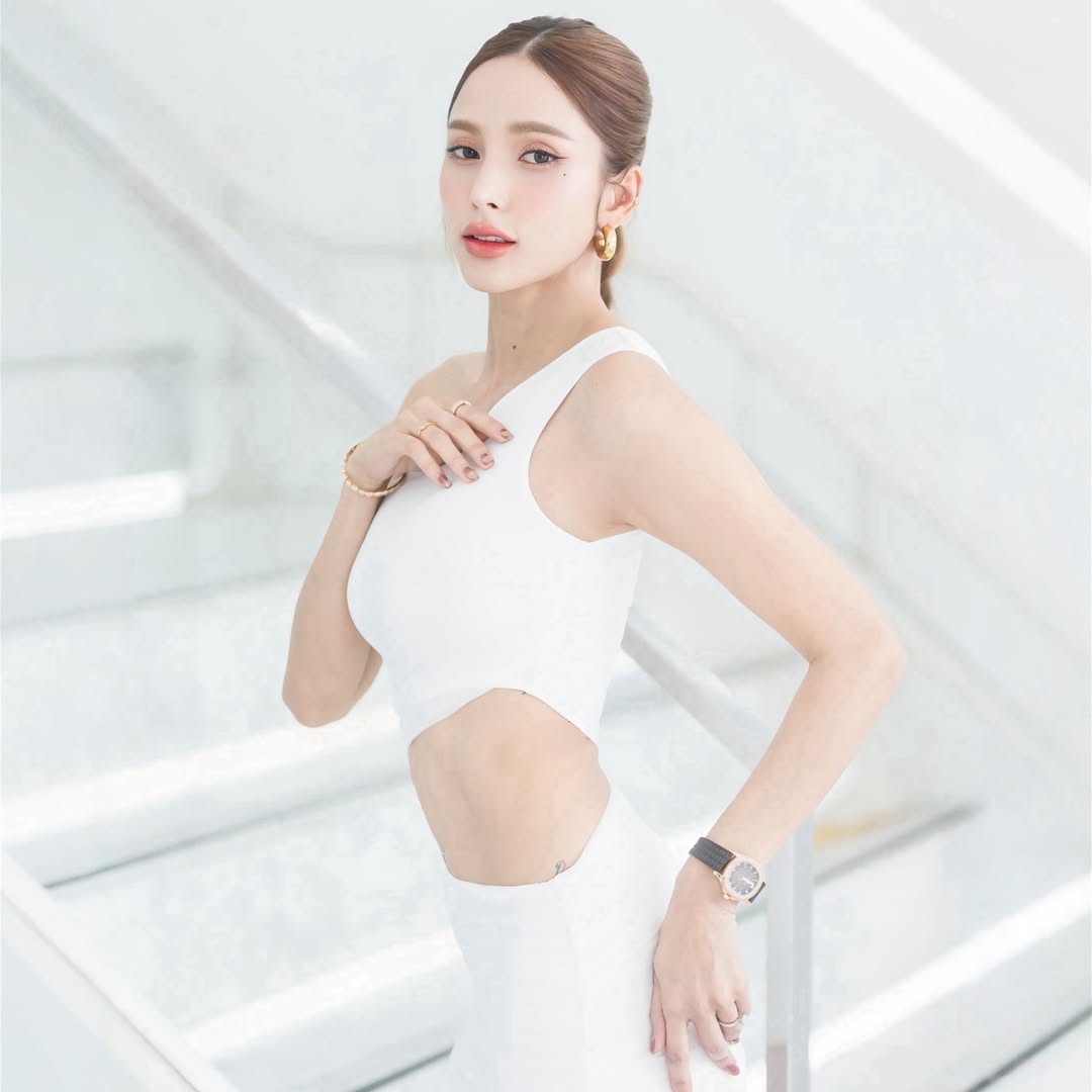 อุ้ม - ลักขณา วัธนวงส์ศิริ