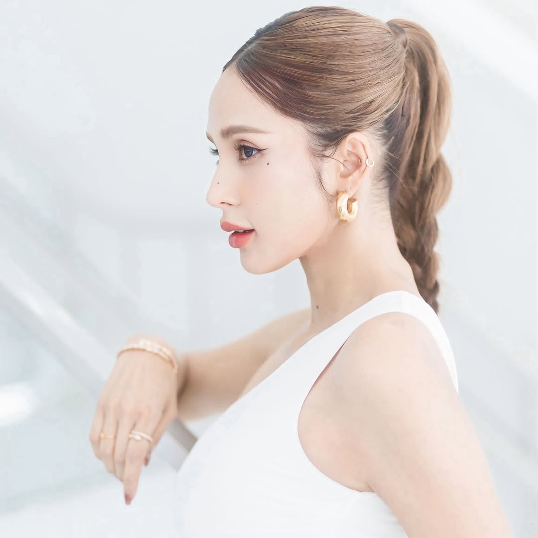 อุ้ม - ลักขณา วัธนวงส์ศิริ