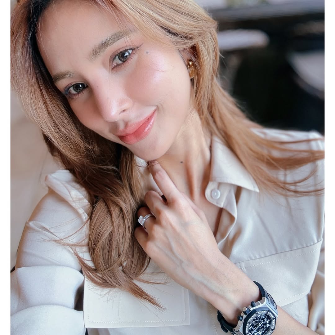 อุ้ม - ลักขณา วัธนวงส์ศิริ