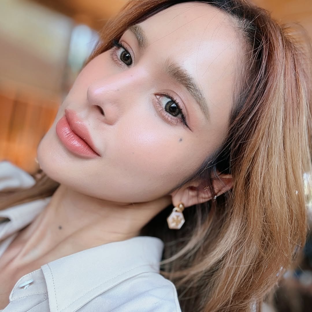 อุ้ม - ลักขณา วัธนวงส์ศิริ