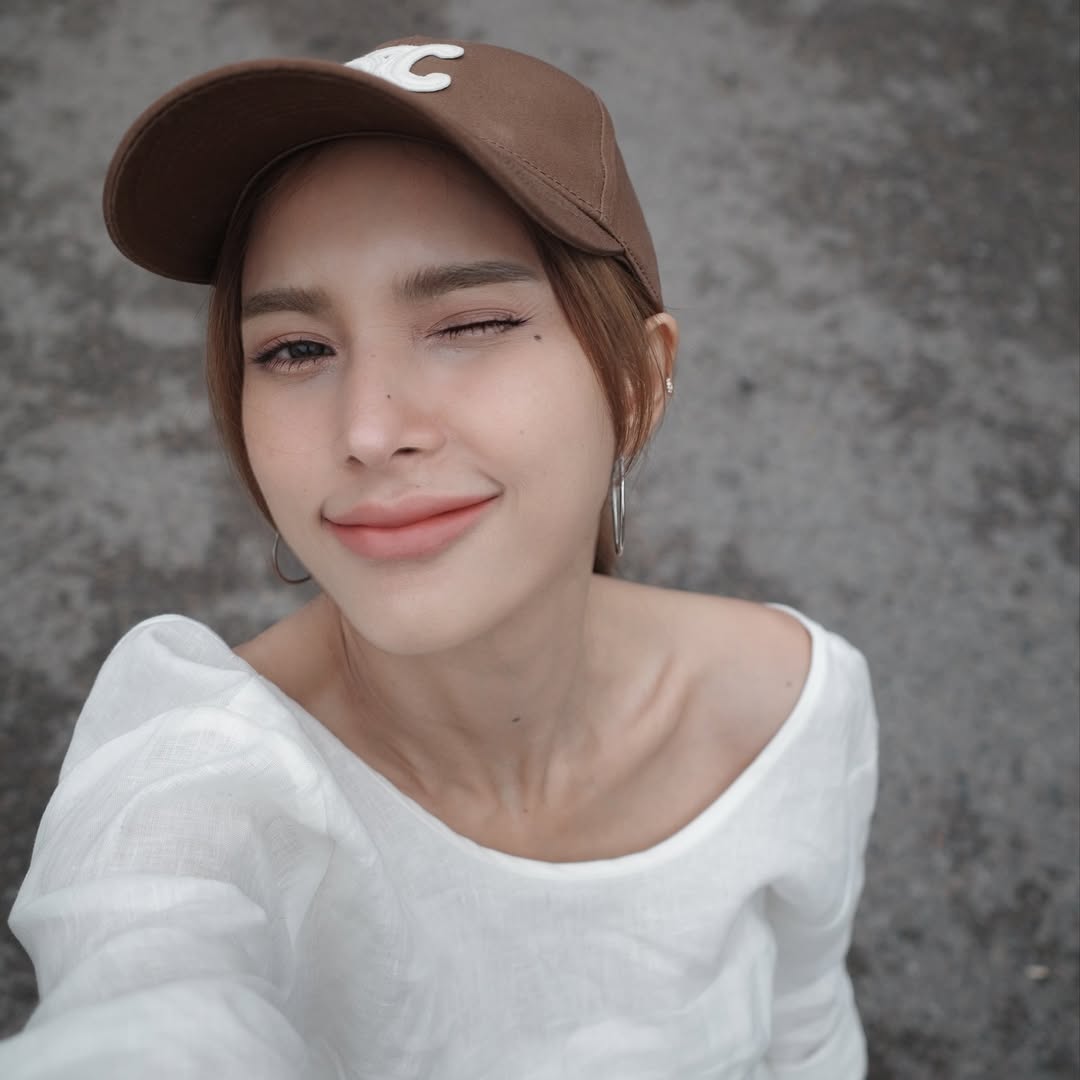 อุ้ม - ลักขณา วัธนวงส์ศิริ