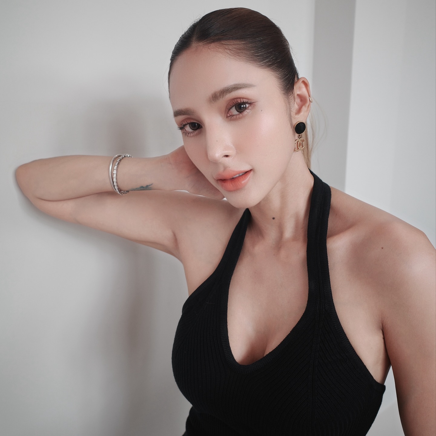 อุ้ม - ลักขณา วัธนวงส์ศิริ