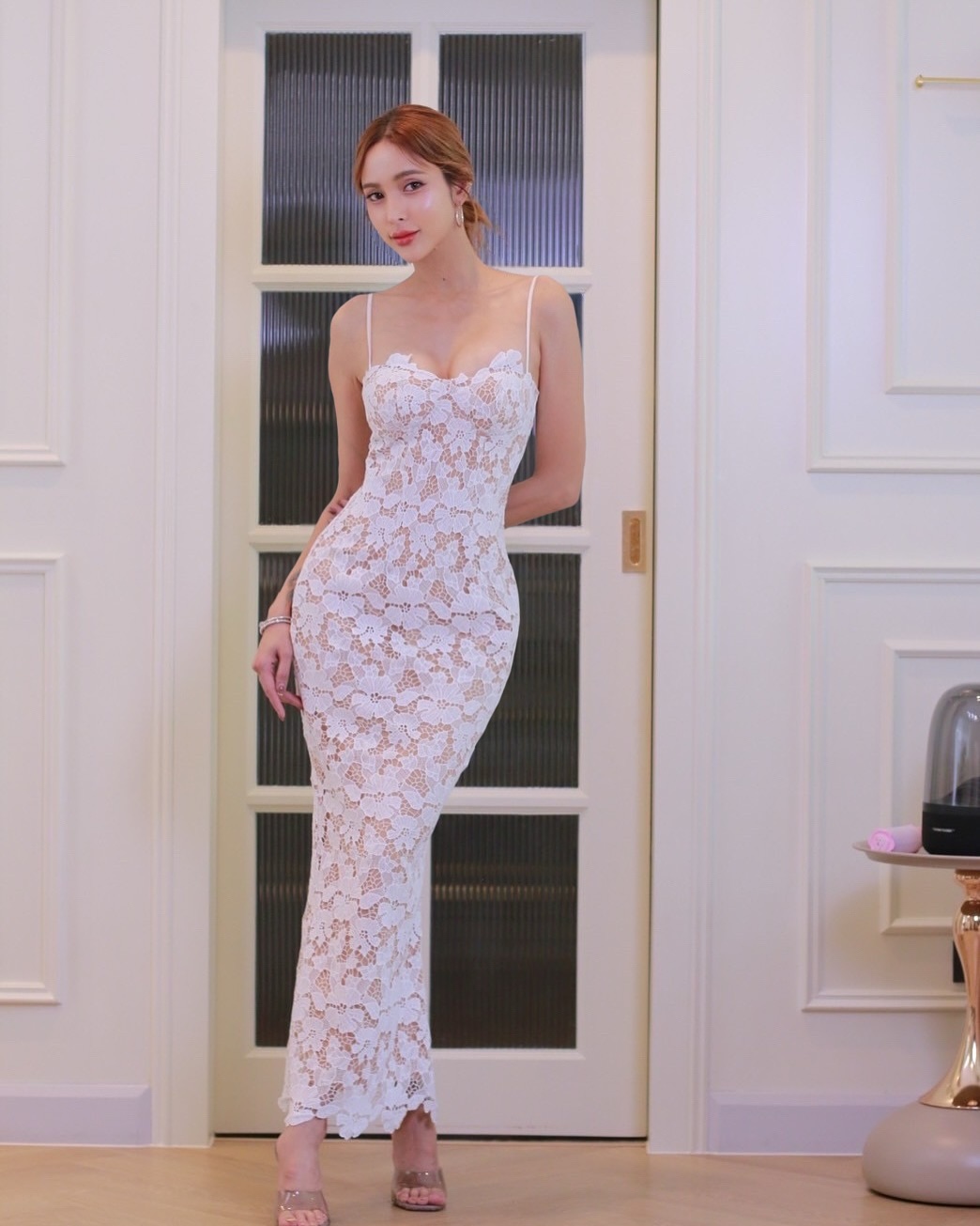 อุ้ม - ลักขณา วัธนวงส์ศิริ