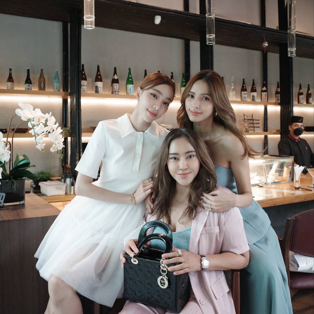 อุ้ม - ลักขณา วัธนวงส์ศิริ