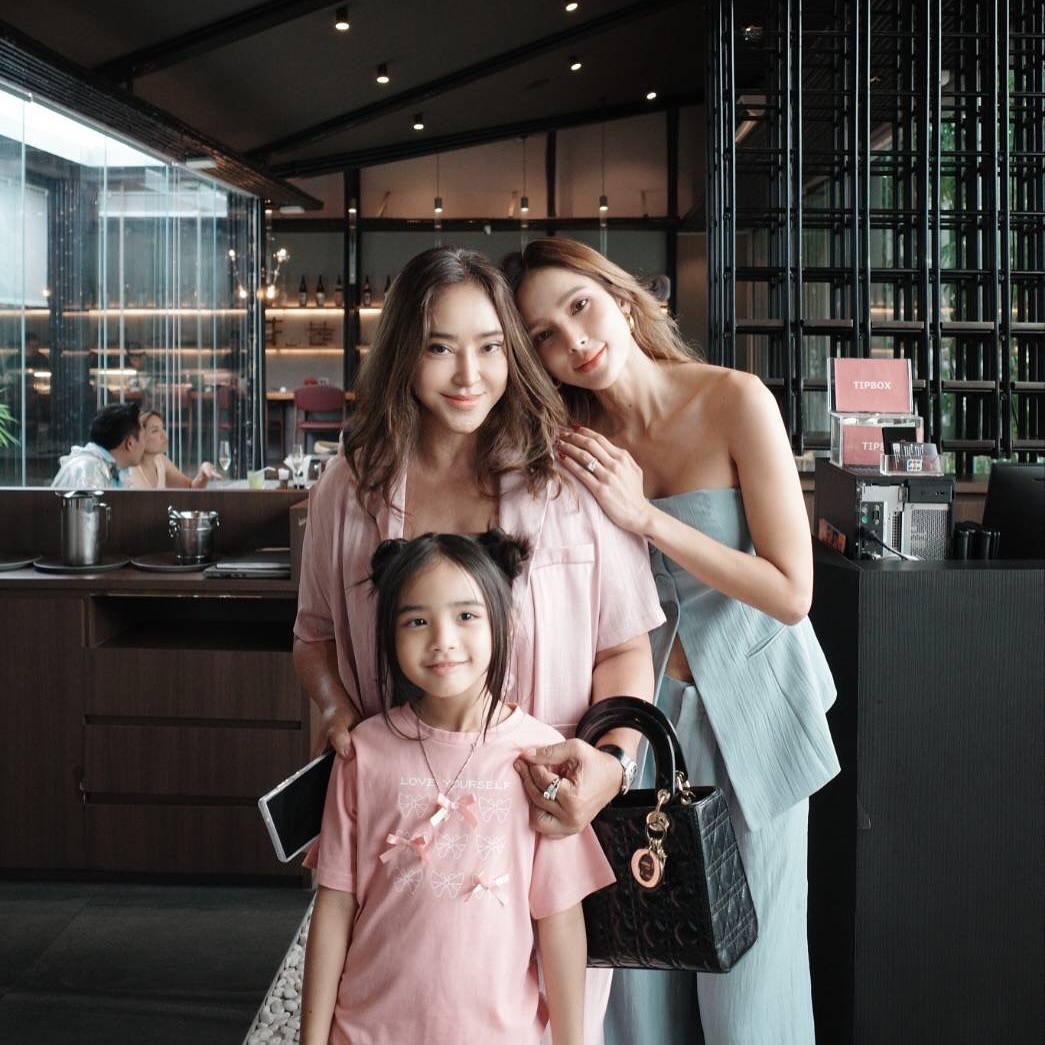 อุ้ม - ลักขณา วัธนวงส์ศิริ