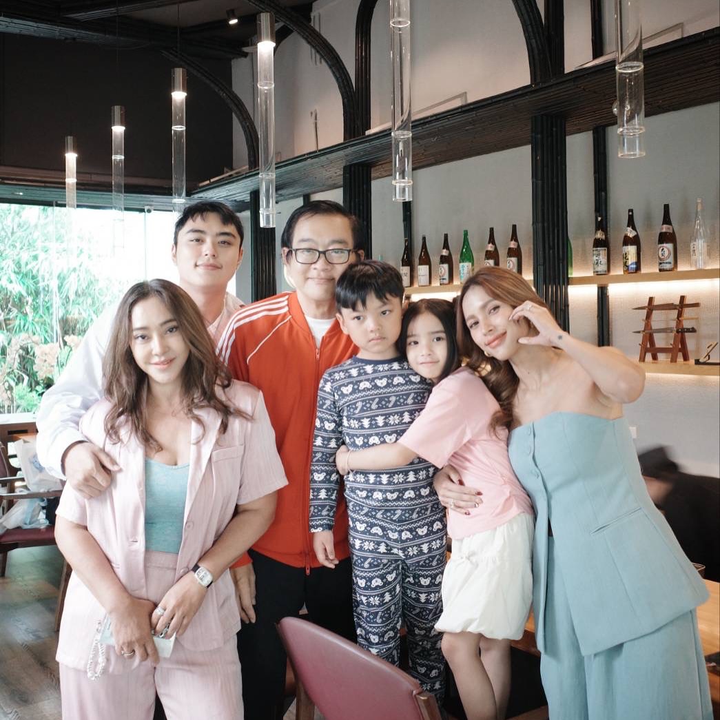 อุ้ม - ลักขณา วัธนวงส์ศิริ