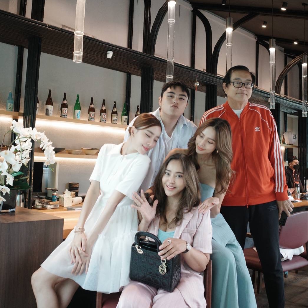 อุ้ม - ลักขณา วัธนวงส์ศิริ