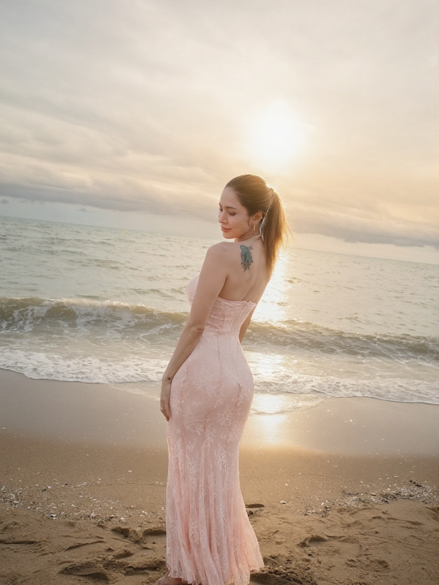 อุ้ม - ลักขณา วัธนวงส์ศิริ