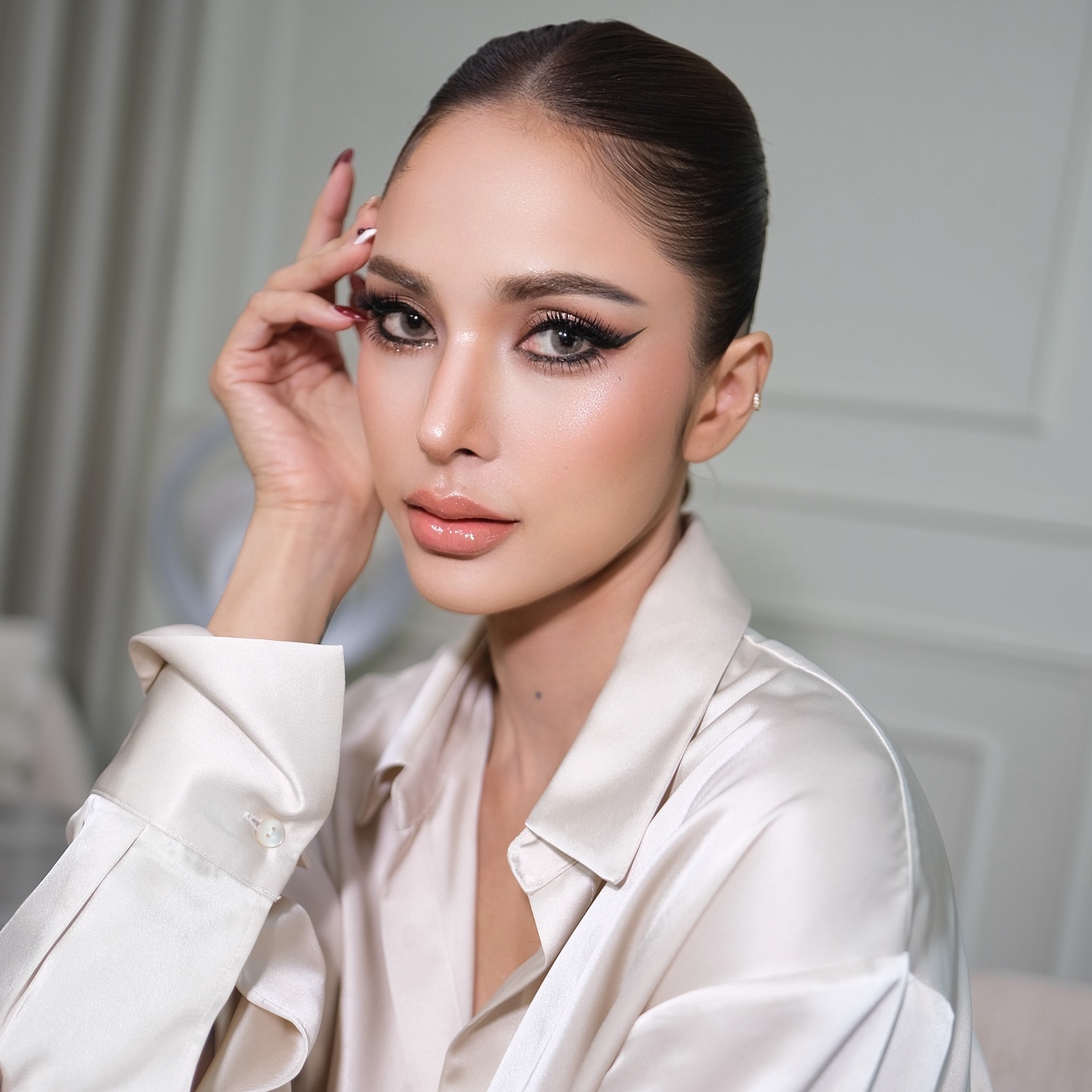 อุ้ม - ลักขณา วัธนวงส์ศิริ