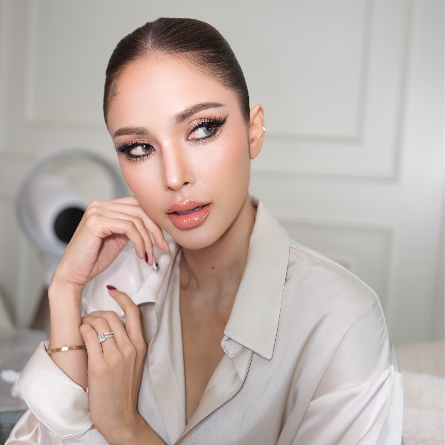 อุ้ม - ลักขณา วัธนวงส์ศิริ