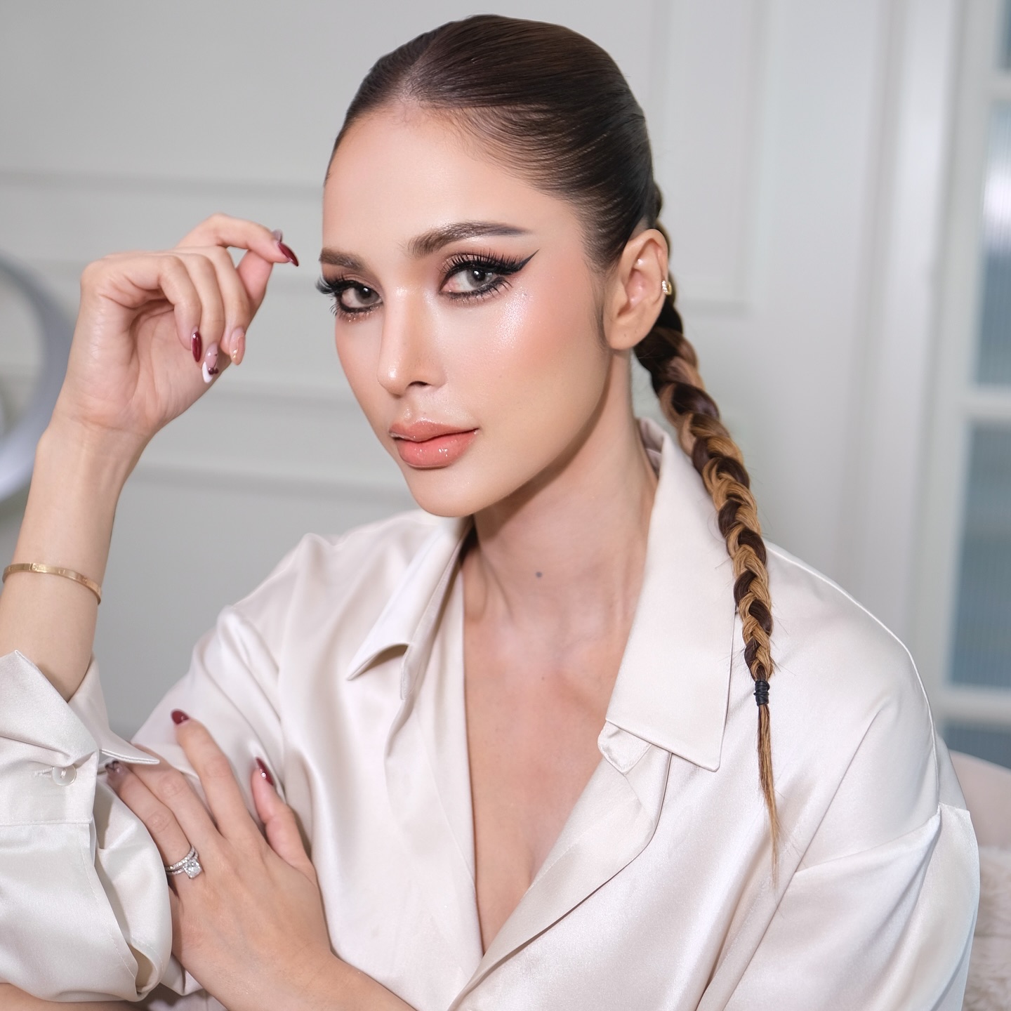 อุ้ม - ลักขณา วัธนวงส์ศิริ